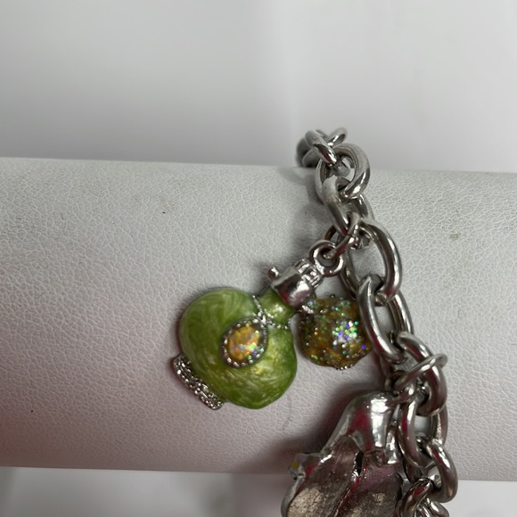 Silver Tone Macys Charm Bracelet. - Picture 12 of 13